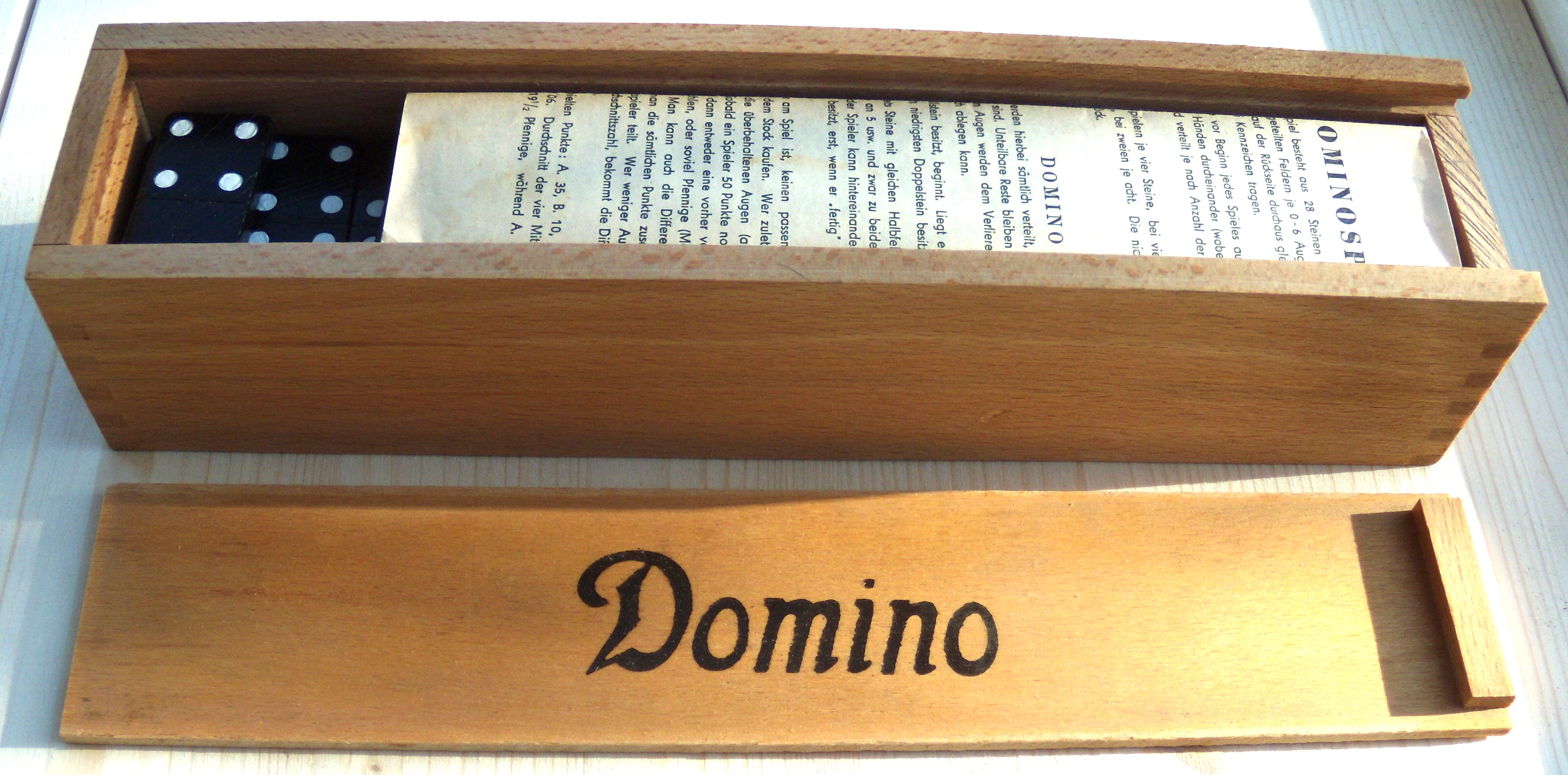 Domino: Lang Houten kistje