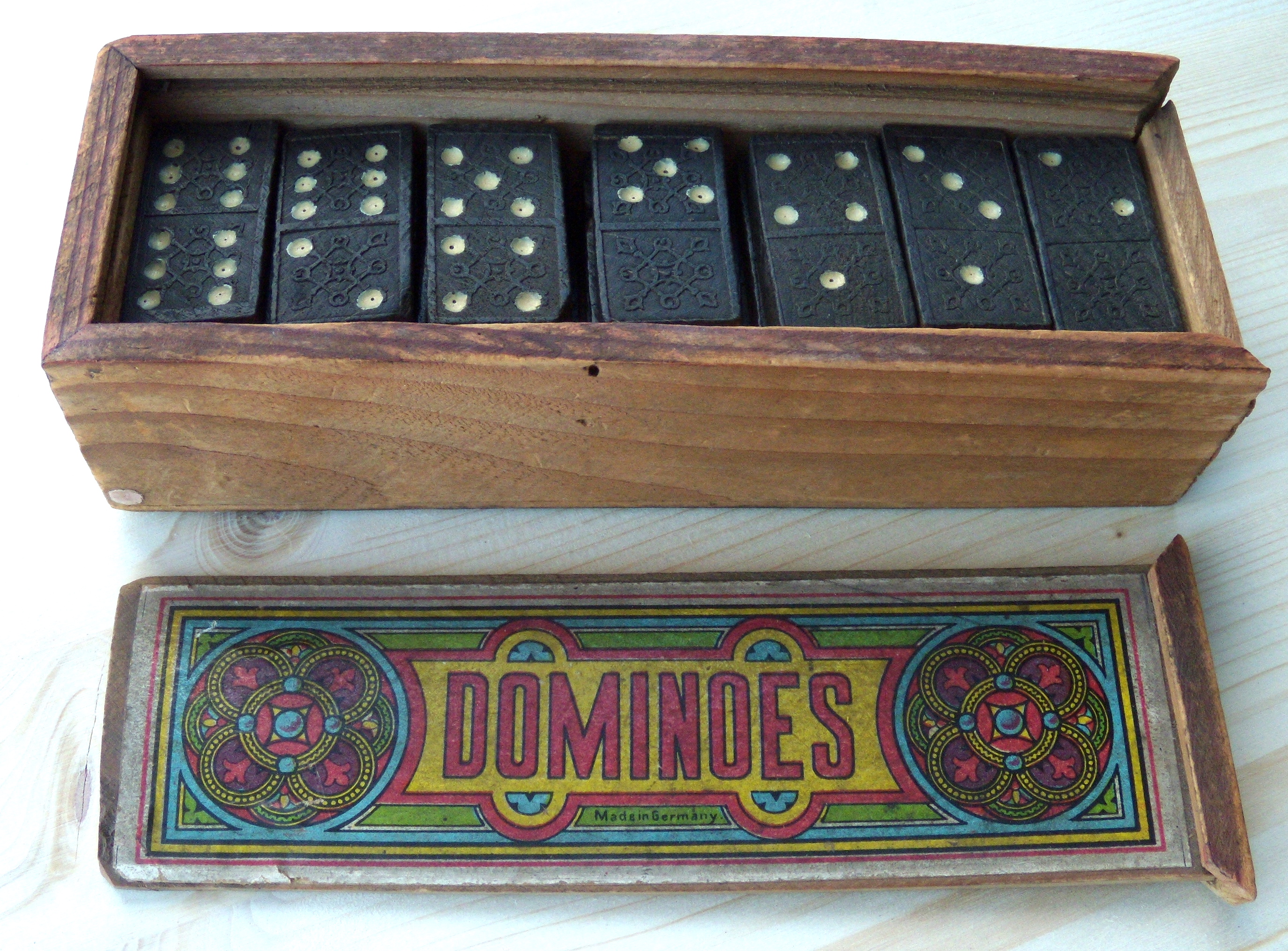 Domino: Houten doosje